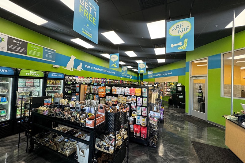 Pet Evolution, Colorado, Interior